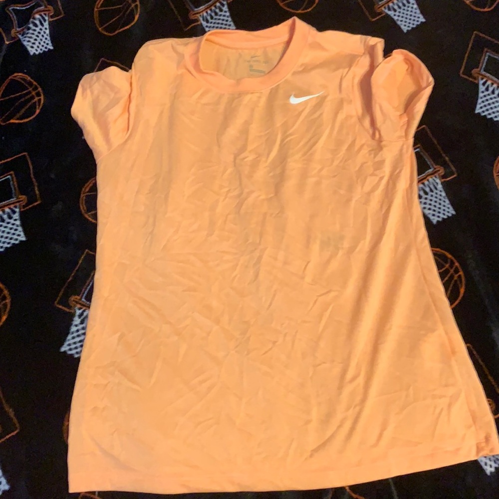 dri fit Nike top